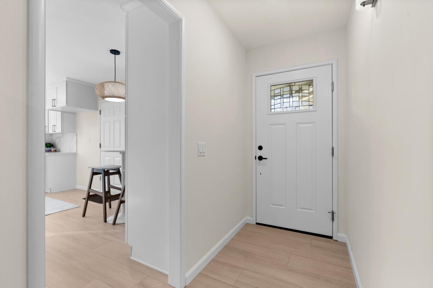 Detail Gallery Image 7 of 36 For 1118 Revere Dr, Sunnyvale,  CA 94087 - 4 Beds | 2 Baths