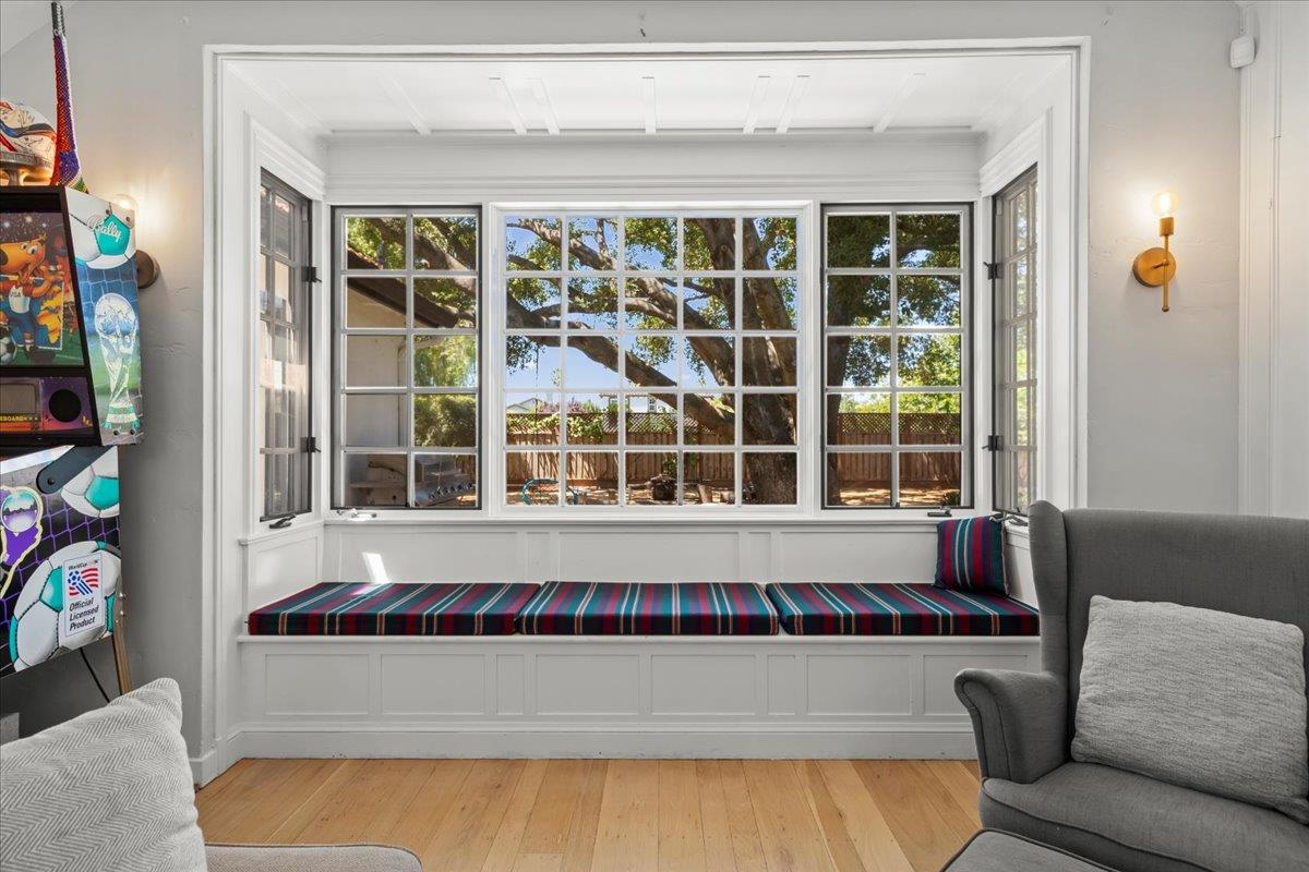 Detail Gallery Image 11 of 53 For 16995 Pine Way, Morgan Hill,  CA 95037 - 5 Beds | 3/1 Baths