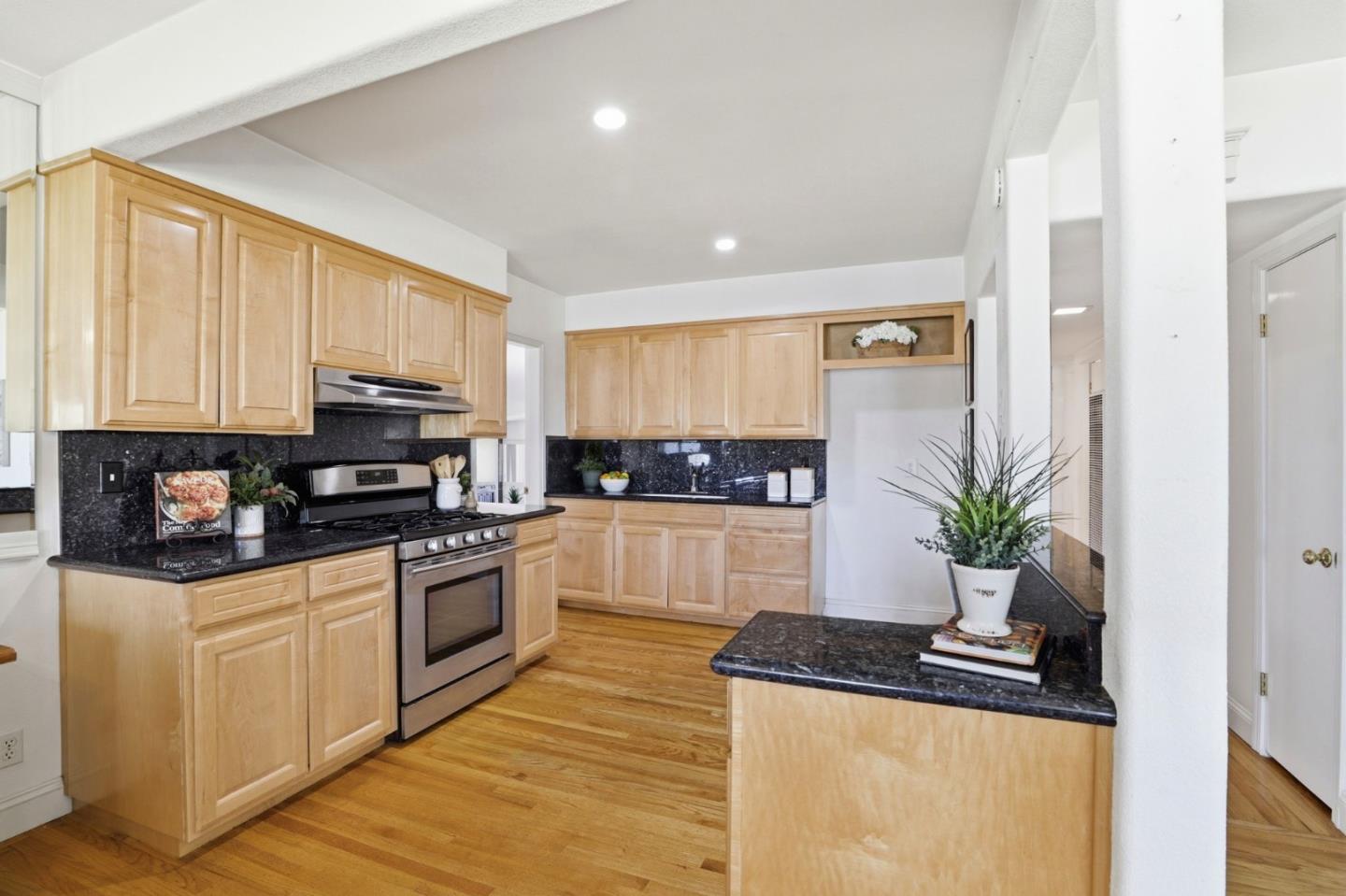 Detail Gallery Image 18 of 40 For 3309 Joanne Ave, San Jose,  CA 95127 - 3 Beds | 1/1 Baths