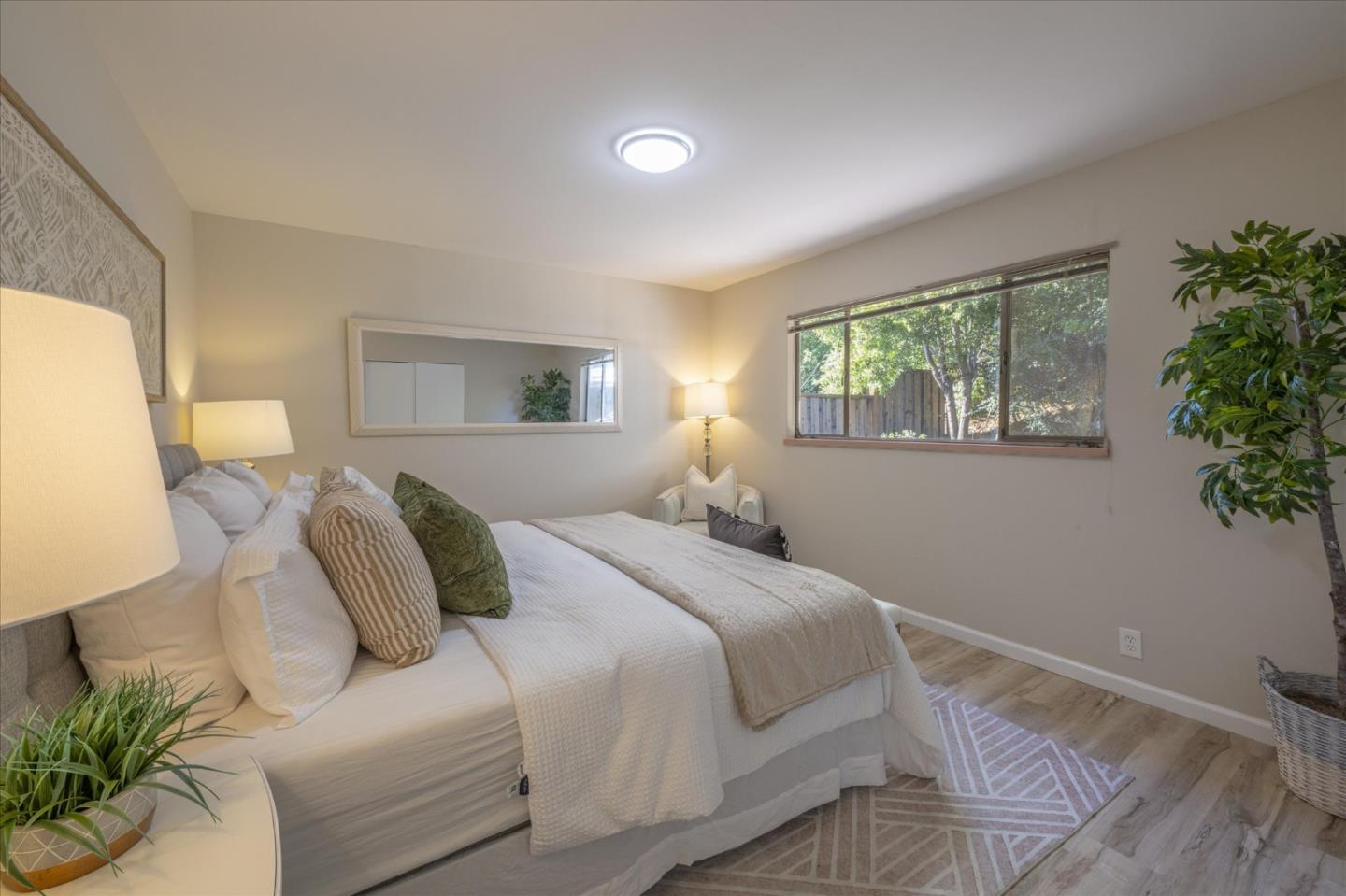 Detail Gallery Image 10 of 24 For 1196 Foothill St, Redwood City,  CA 94061 - 3 Beds | 1/1 Baths