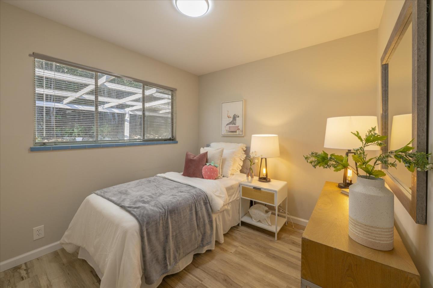 Detail Gallery Image 14 of 24 For 1196 Foothill St, Redwood City,  CA 94061 - 3 Beds | 1/1 Baths