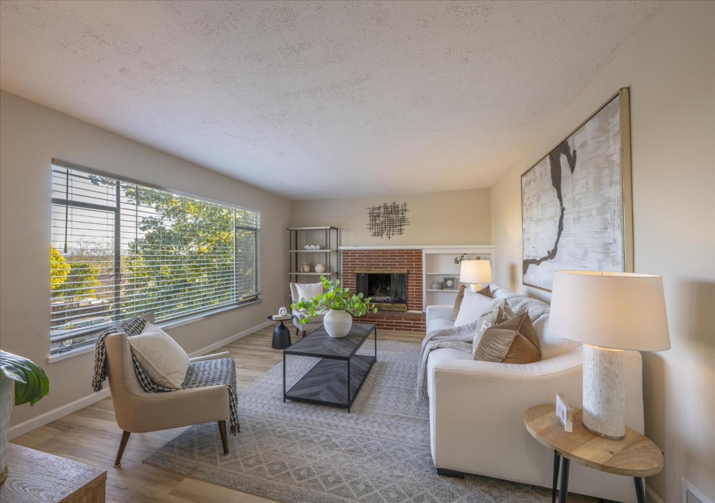 Detail Gallery Image 2 of 24 For 1196 Foothill St, Redwood City,  CA 94061 - 3 Beds | 1/1 Baths