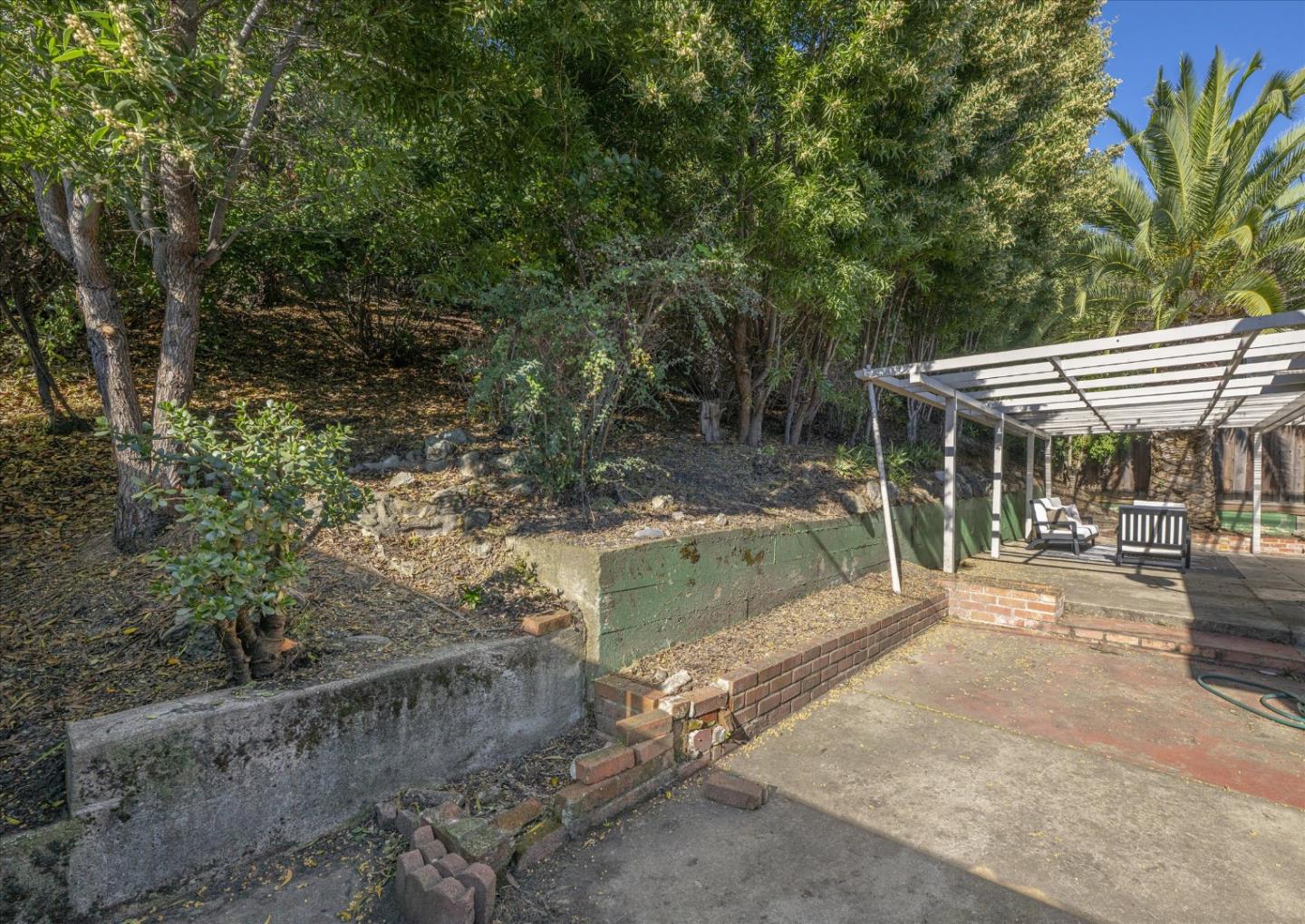 Detail Gallery Image 21 of 24 For 1196 Foothill St, Redwood City,  CA 94061 - 3 Beds | 1/1 Baths