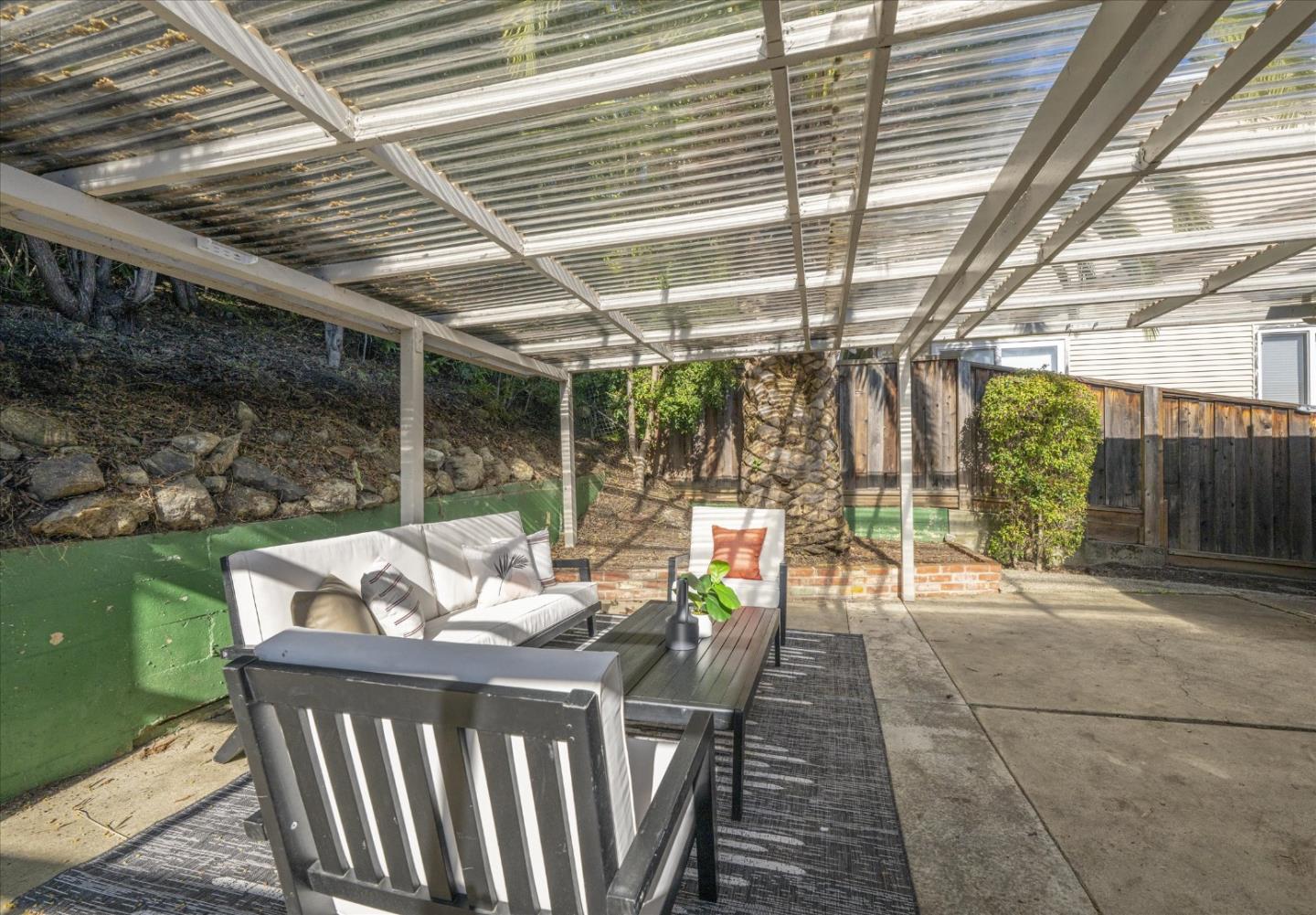 Detail Gallery Image 22 of 24 For 1196 Foothill St, Redwood City,  CA 94061 - 3 Beds | 1/1 Baths