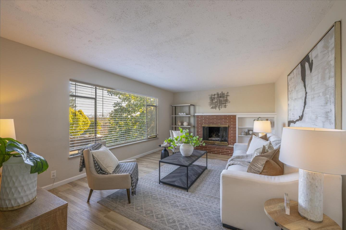 Detail Gallery Image 3 of 24 For 1196 Foothill St, Redwood City,  CA 94061 - 3 Beds | 1/1 Baths