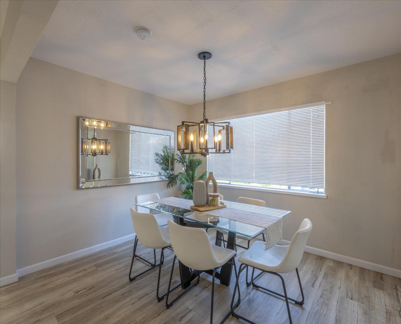 Detail Gallery Image 6 of 24 For 1196 Foothill St, Redwood City,  CA 94061 - 3 Beds | 1/1 Baths