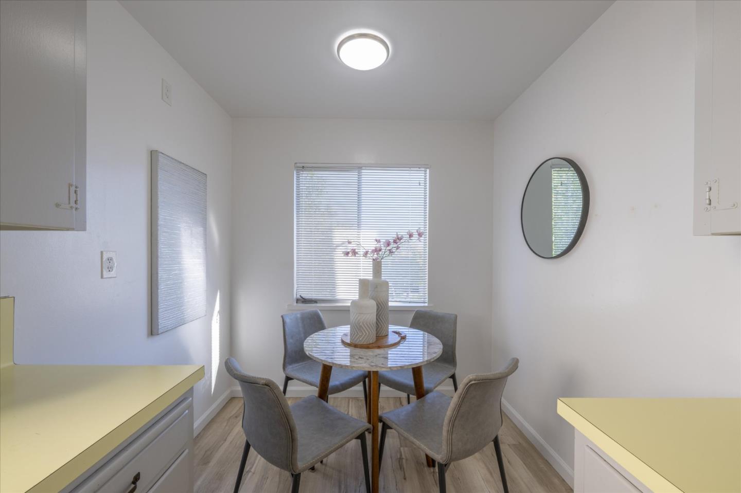 Detail Gallery Image 9 of 24 For 1196 Foothill St, Redwood City,  CA 94061 - 3 Beds | 1/1 Baths