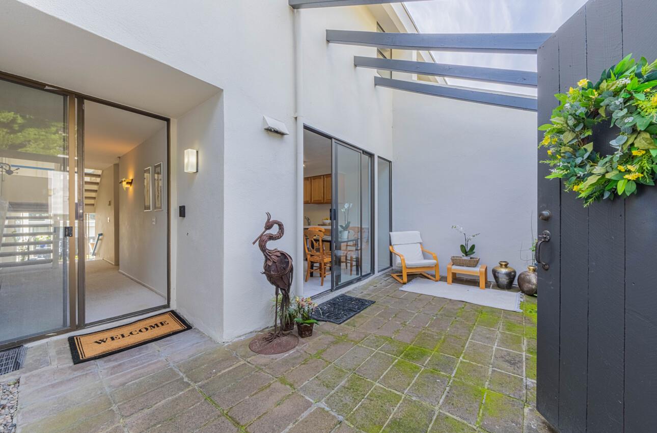 Detail Gallery Image 2 of 36 For 3600 High Meadow Dr #23,  Carmel,  CA 93923 - 2 Beds | 2 Baths