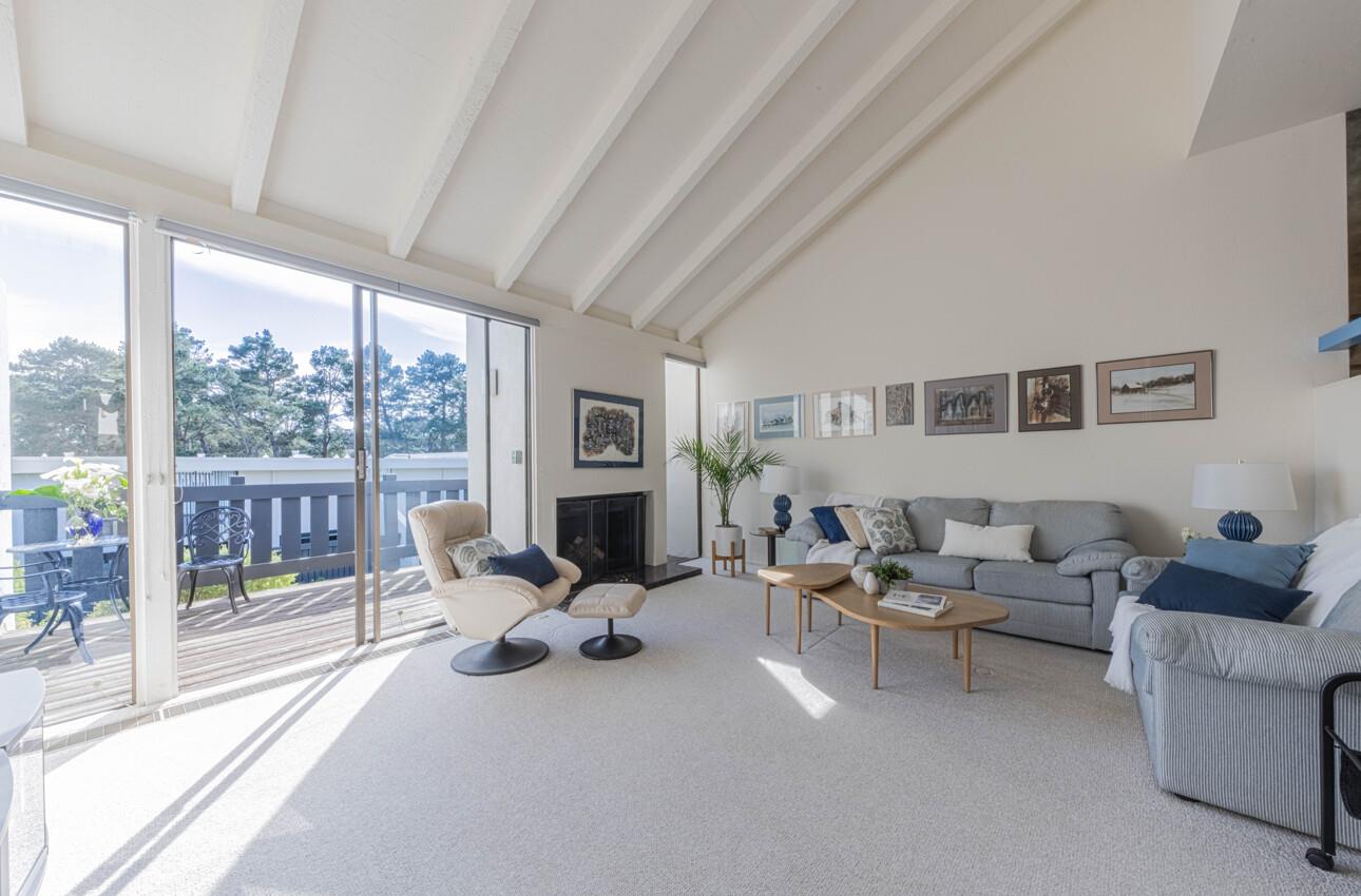 Detail Gallery Image 4 of 36 For 3600 High Meadow Dr #23,  Carmel,  CA 93923 - 2 Beds | 2 Baths