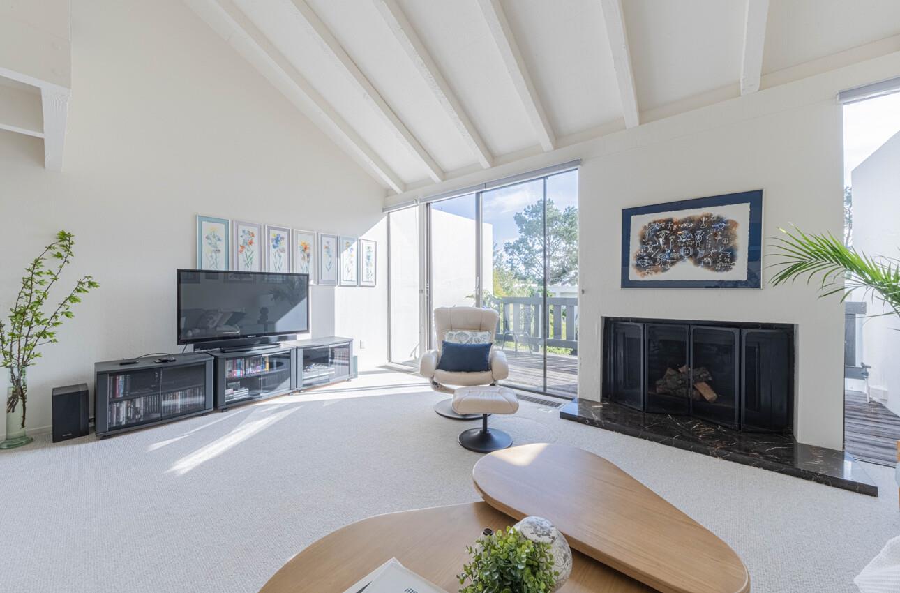 Detail Gallery Image 5 of 36 For 3600 High Meadow Dr #23,  Carmel,  CA 93923 - 2 Beds | 2 Baths