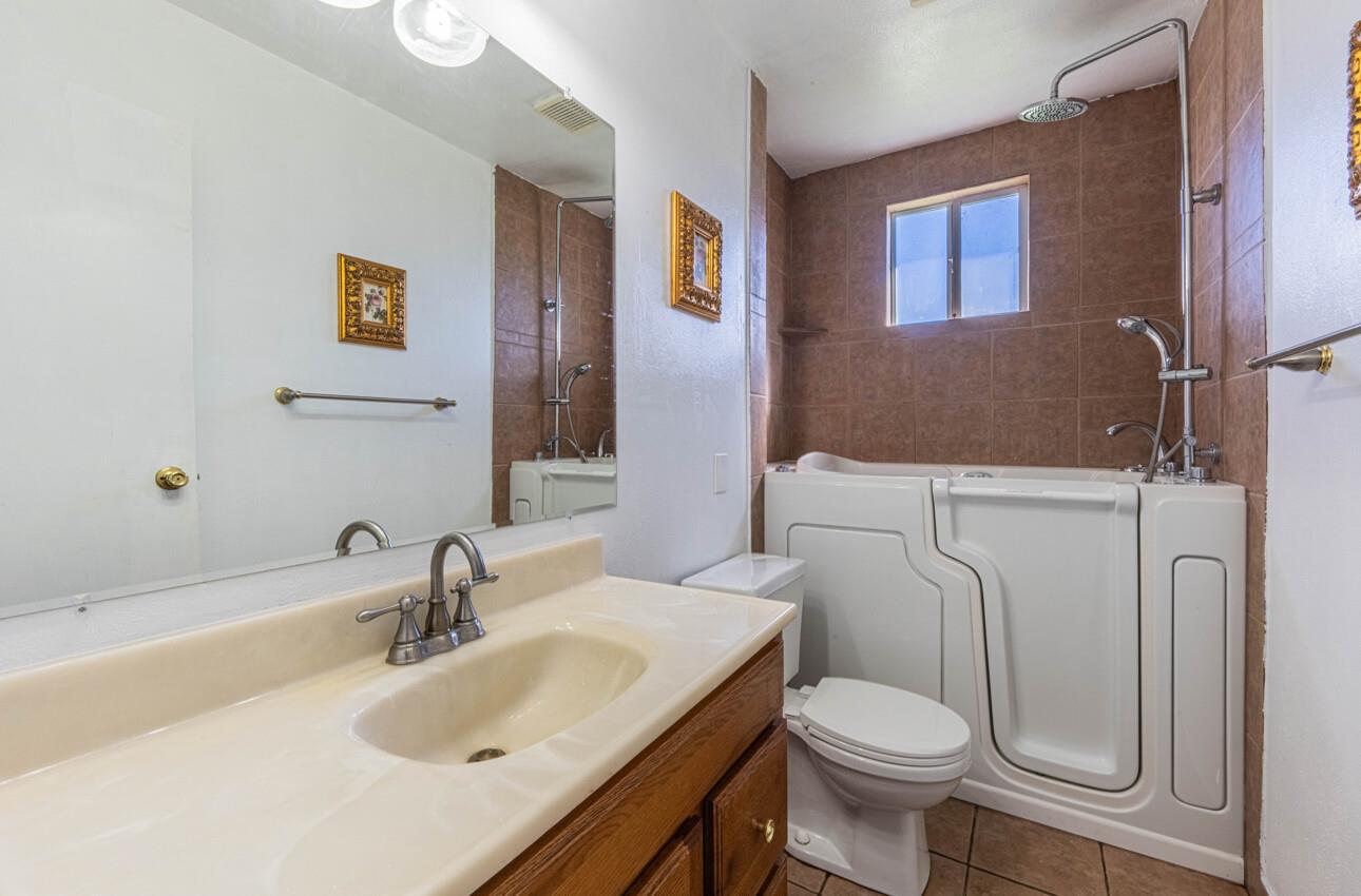 Detail Gallery Image 24 of 29 For 1170 Tyler St, Salinas,  CA 93906 - 3 Beds | 2 Baths