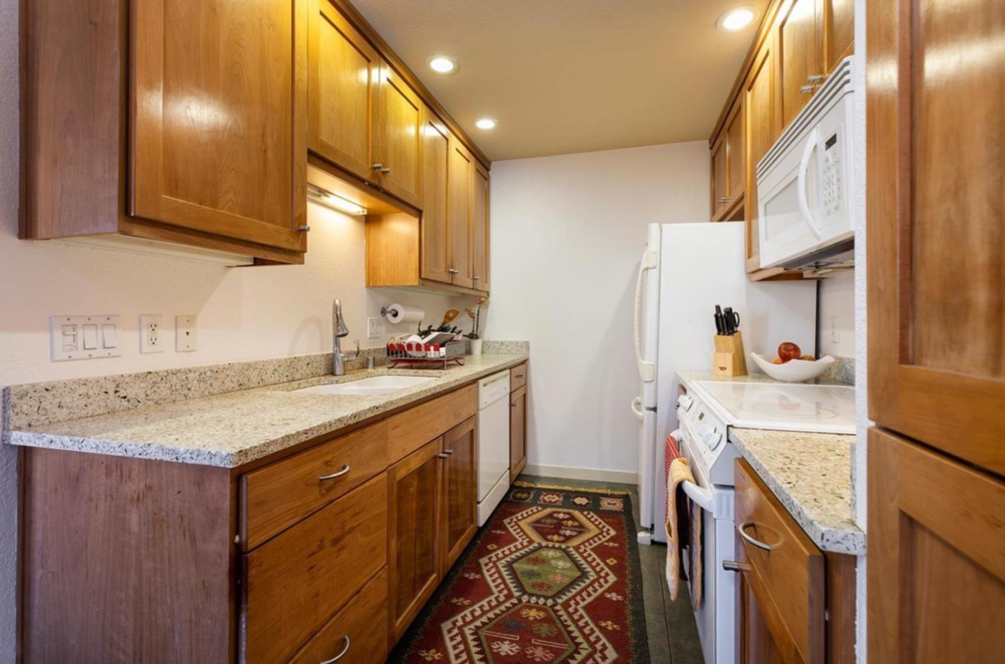 Detail Gallery Image 2 of 13 For 152 Torrey Pine Ter, Santa Cruz,  CA 95060 - 2 Beds | 1/1 Baths