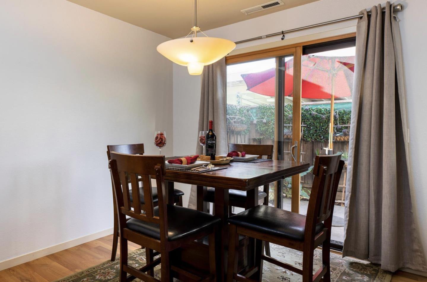 Detail Gallery Image 6 of 13 For 152 Torrey Pine Ter, Santa Cruz,  CA 95060 - 2 Beds | 1/1 Baths