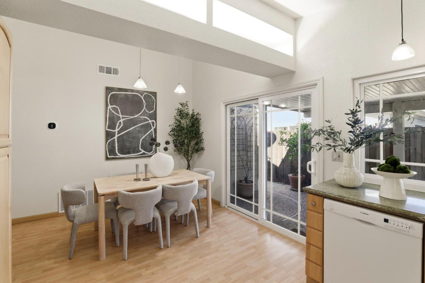 Detail Gallery Image 11 of 29 For 6496 Du Sault Dr, San Jose,  CA 95119 - 3 Beds | 2 Baths