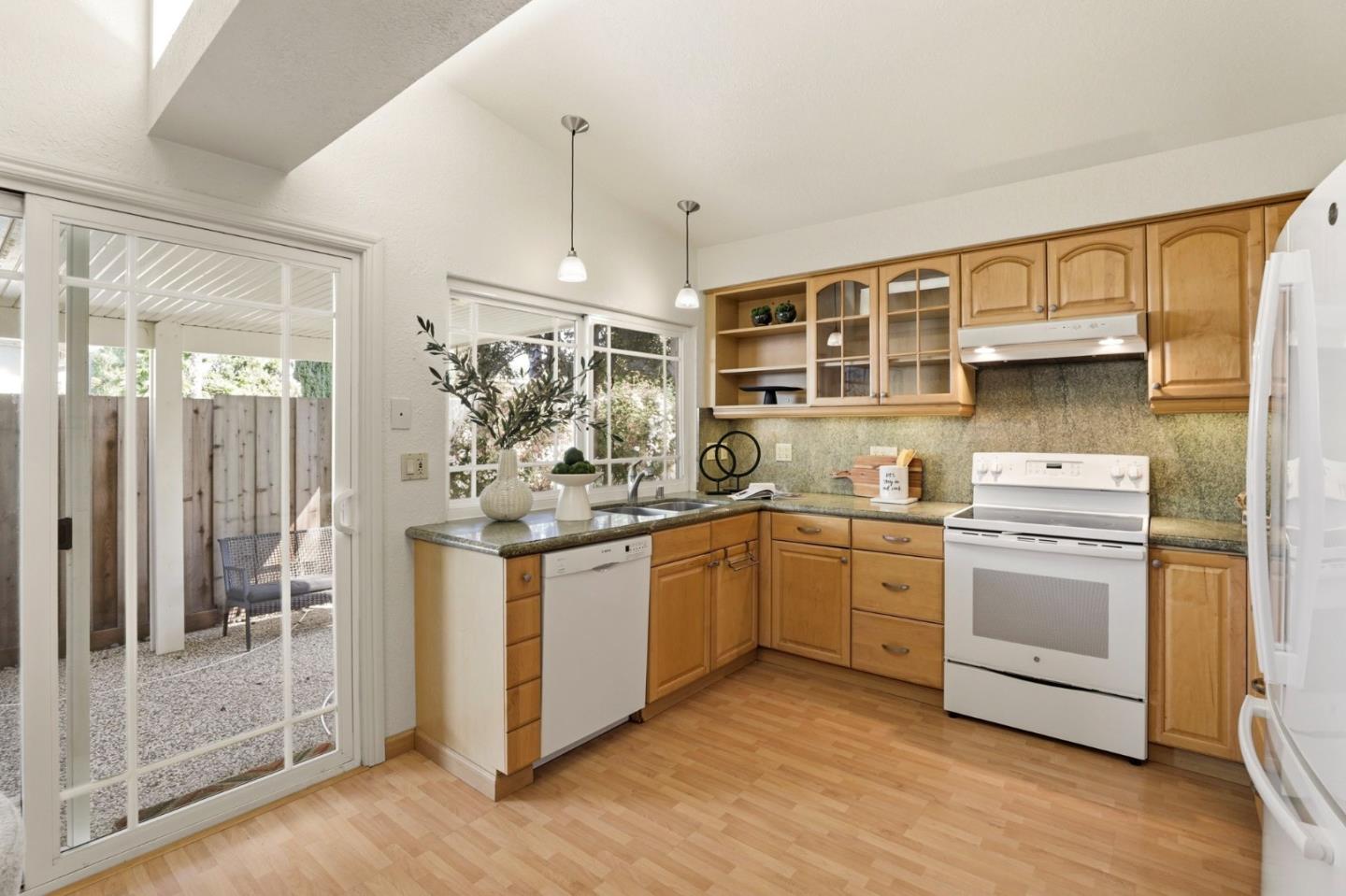 Detail Gallery Image 13 of 29 For 6496 Du Sault Dr, San Jose,  CA 95119 - 3 Beds | 2 Baths