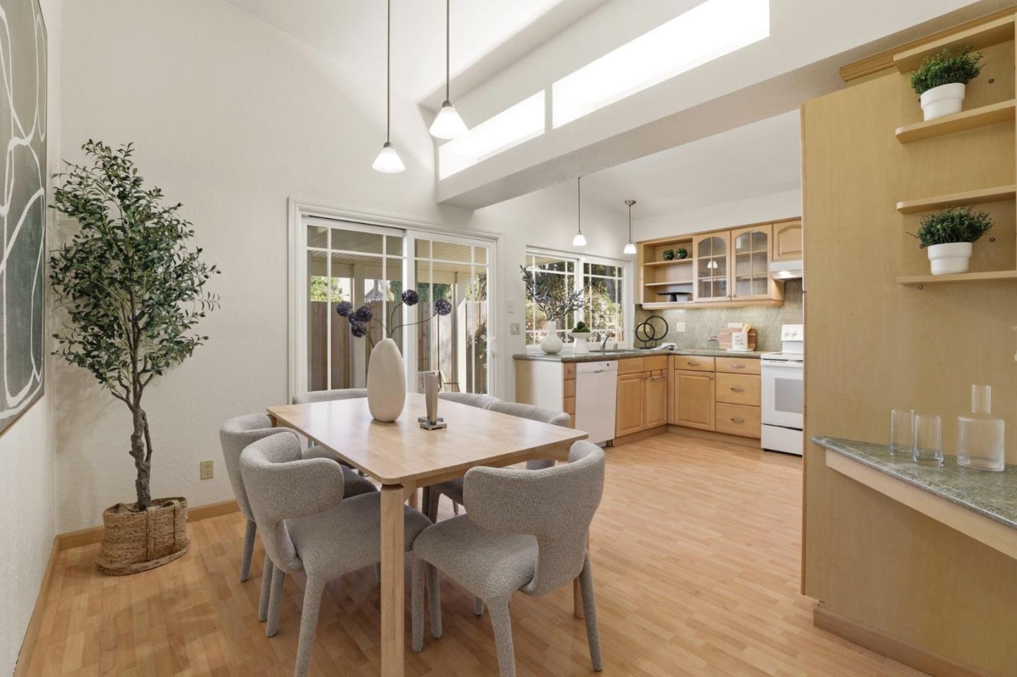 Detail Gallery Image 9 of 29 For 6496 Du Sault Dr, San Jose,  CA 95119 - 3 Beds | 2 Baths