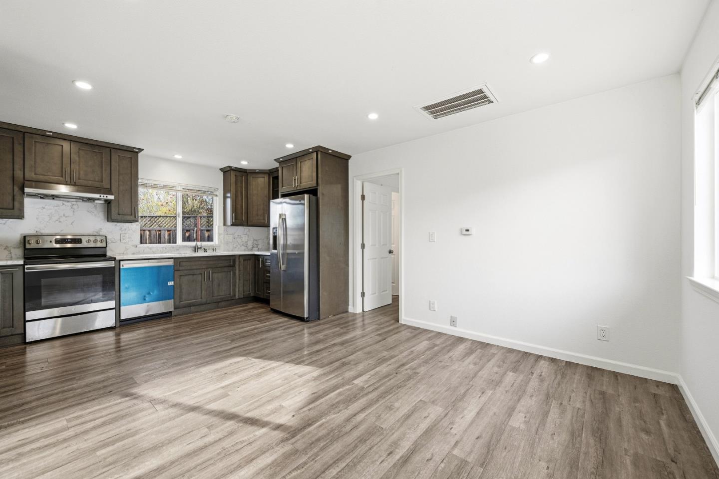 Detail Gallery Image 9 of 12 For 5460 Curtis St, Fremont,  CA 94538 - 8 Beds | 7 Baths