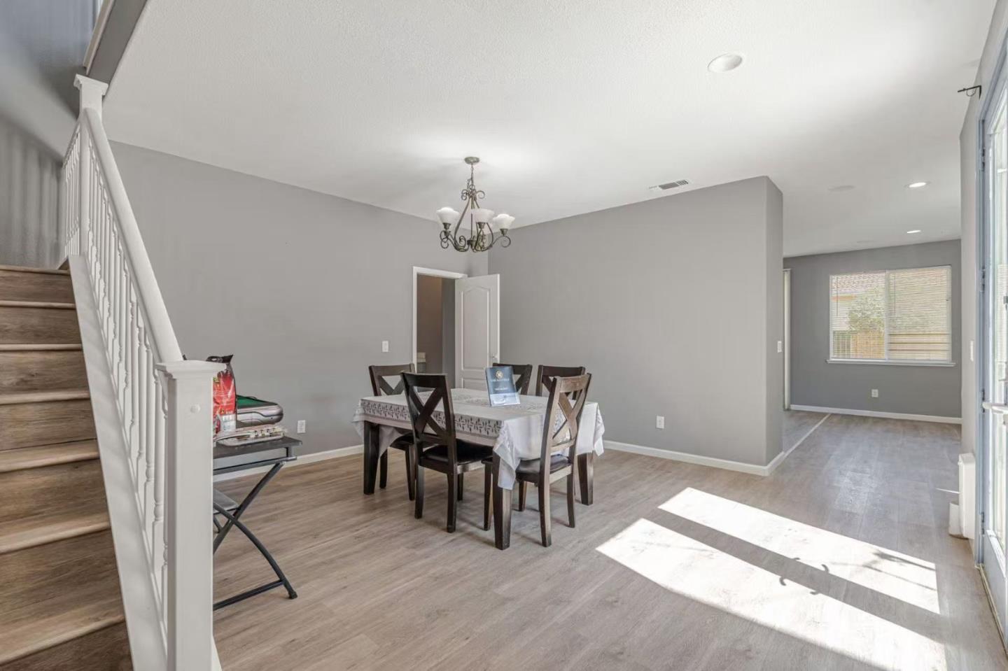 Detail Gallery Image 8 of 44 For 5323 Gold Creek Cir, Discovery Bay,  CA 94505 - 5 Beds | 3 Baths