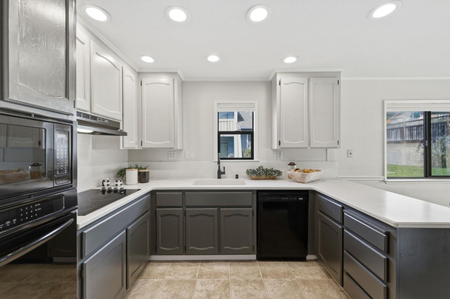 Detail Gallery Image 8 of 22 For 2831 Casa De Vida Dr, Aptos,  CA 95003 - 2 Beds | 2/1 Baths