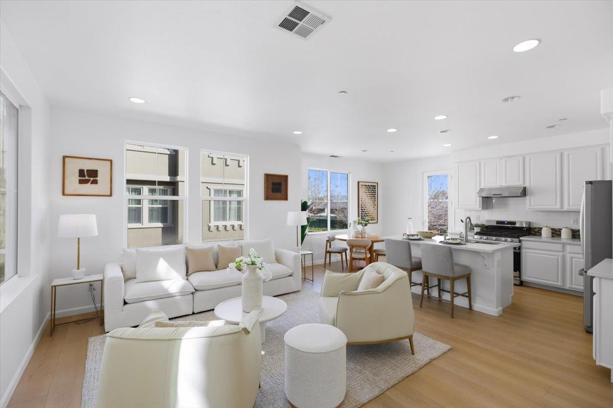 Detail Gallery Image 3 of 64 For 917 Vida Larga Loop, Milpitas,  CA 95035 - 3 Beds | 2/1 Baths