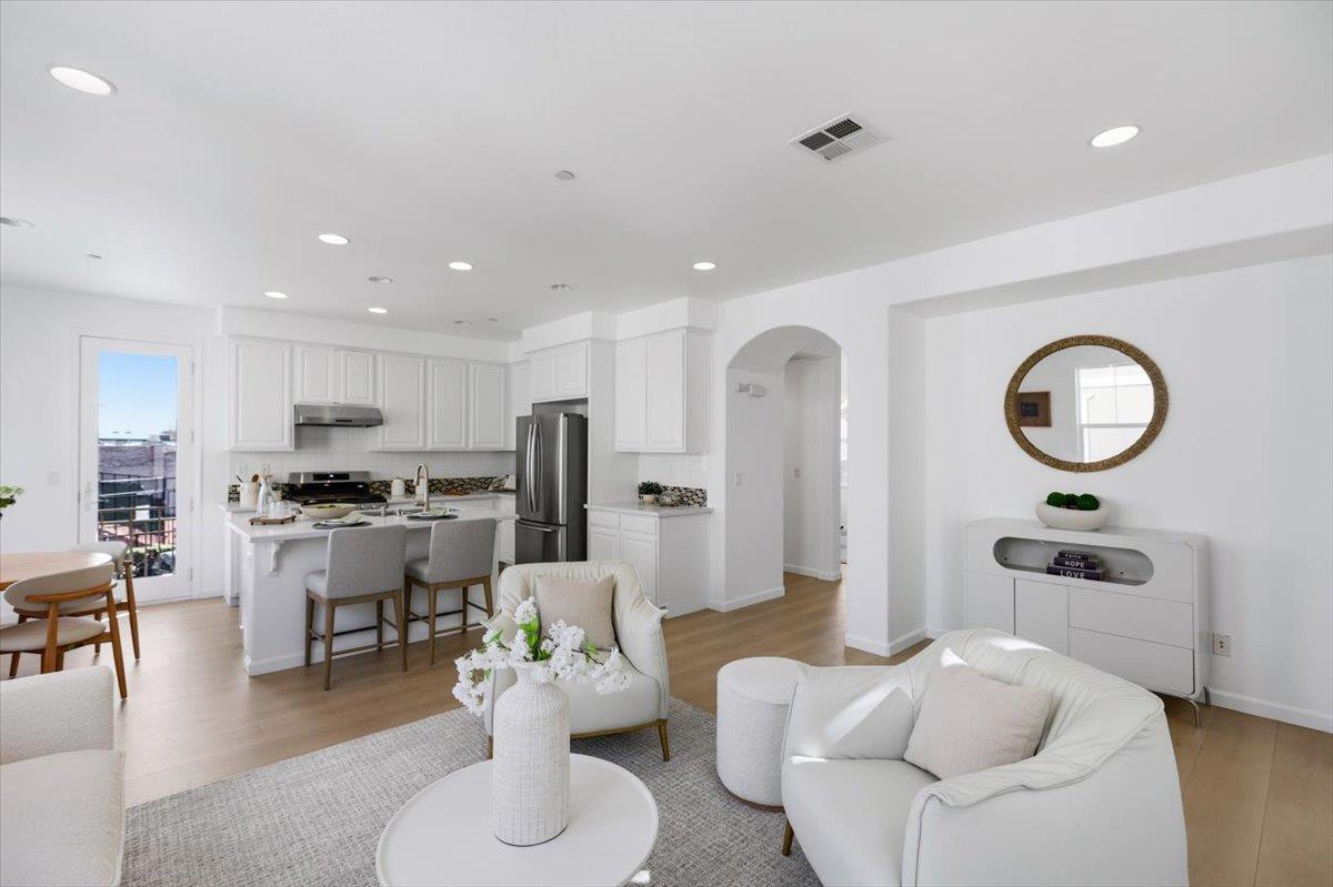 Detail Gallery Image 4 of 64 For 917 Vida Larga Loop, Milpitas,  CA 95035 - 3 Beds | 2/1 Baths