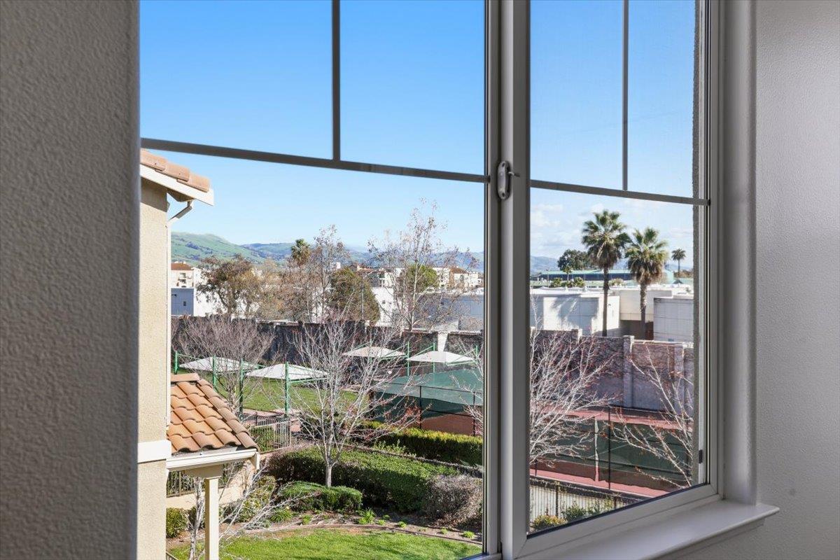 Detail Gallery Image 44 of 64 For 917 Vida Larga Loop, Milpitas,  CA 95035 - 3 Beds | 2/1 Baths