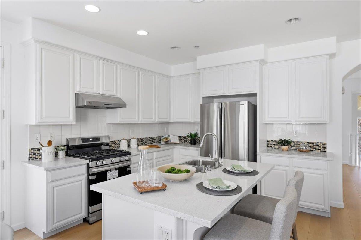 Detail Gallery Image 6 of 64 For 917 Vida Larga Loop, Milpitas,  CA 95035 - 3 Beds | 2/1 Baths