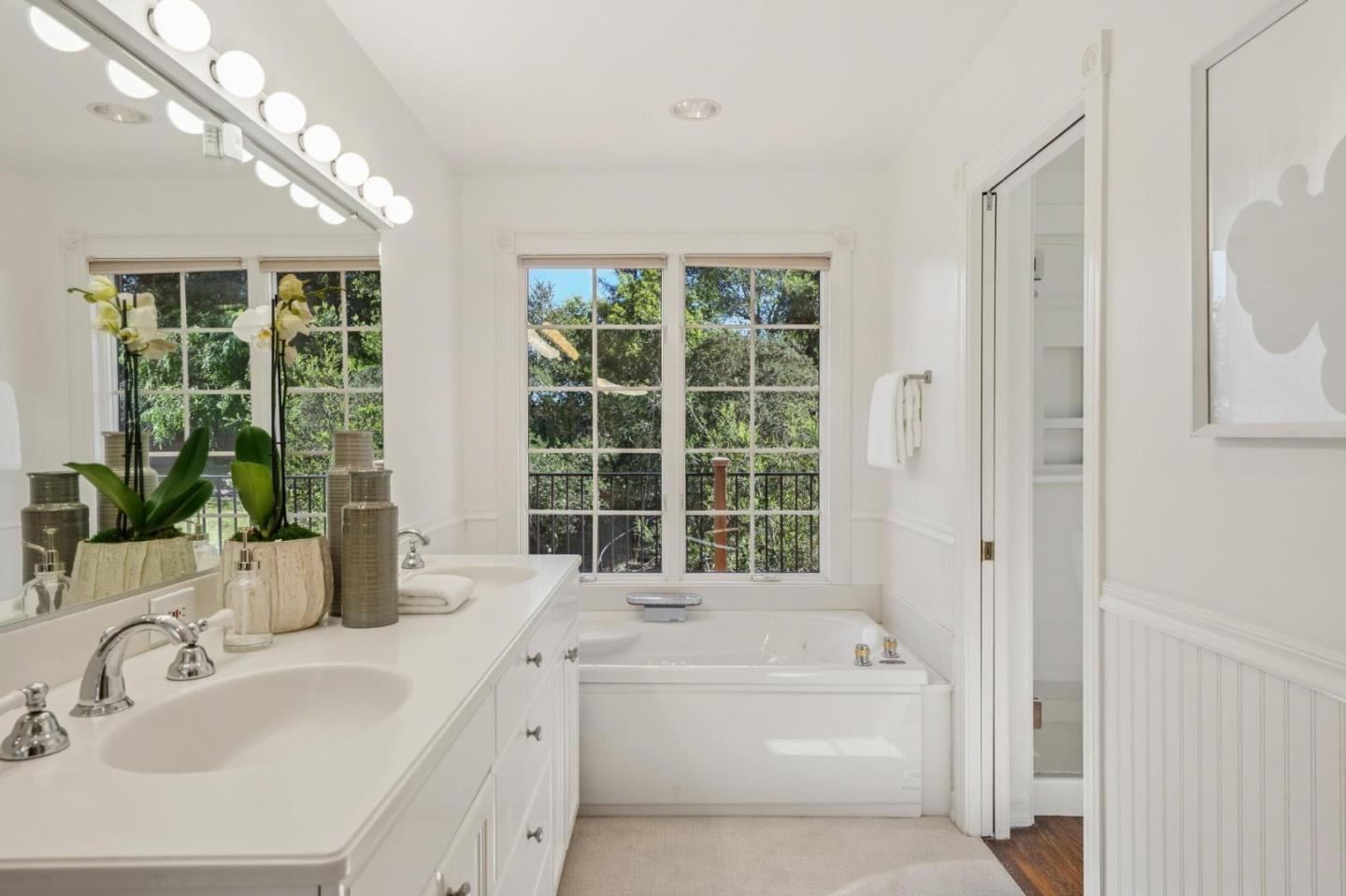 Detail Gallery Image 20 of 42 For 199 Brookwood Rd, Woodside,  CA 94062 - 4 Beds | 3/1 Baths