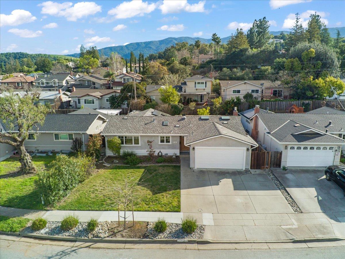 Detail Gallery Image 2 of 57 For 1710 Canna Ln, San Jose,  CA 95124 - 3 Beds | 2 Baths