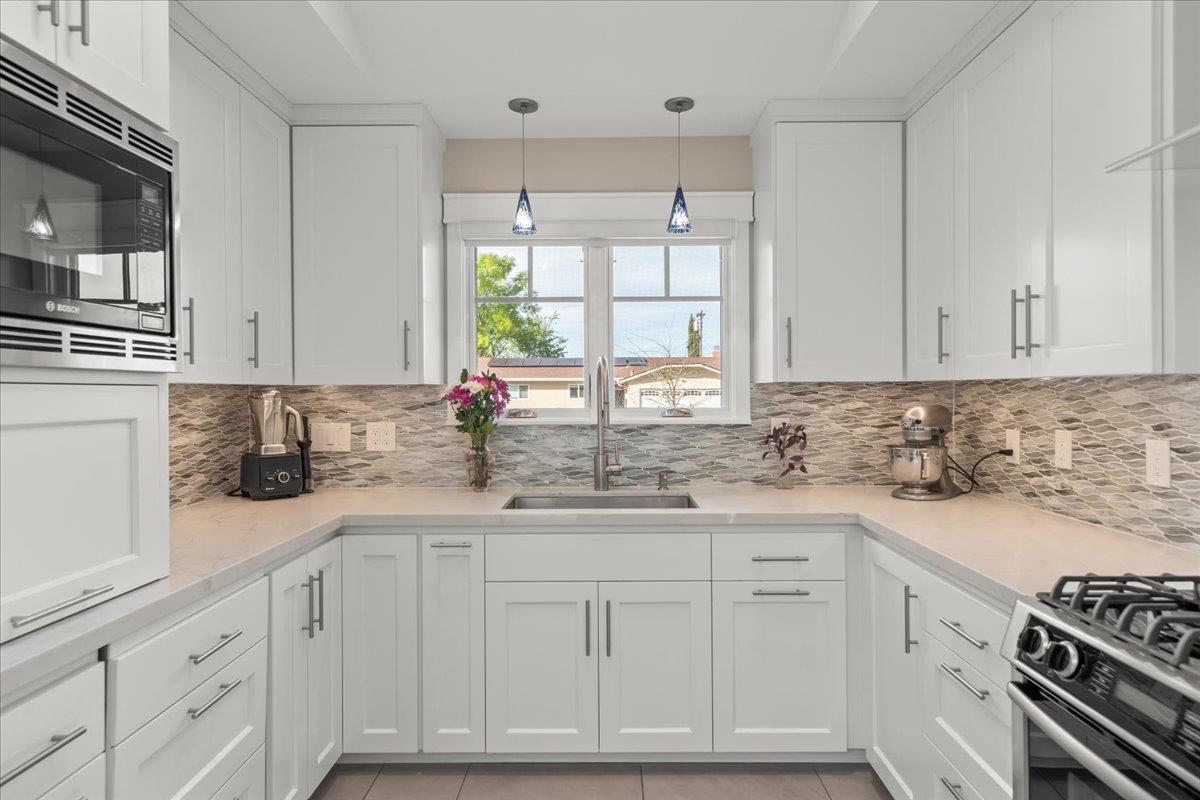 Detail Gallery Image 9 of 57 For 1710 Canna Ln, San Jose,  CA 95124 - 3 Beds | 2 Baths