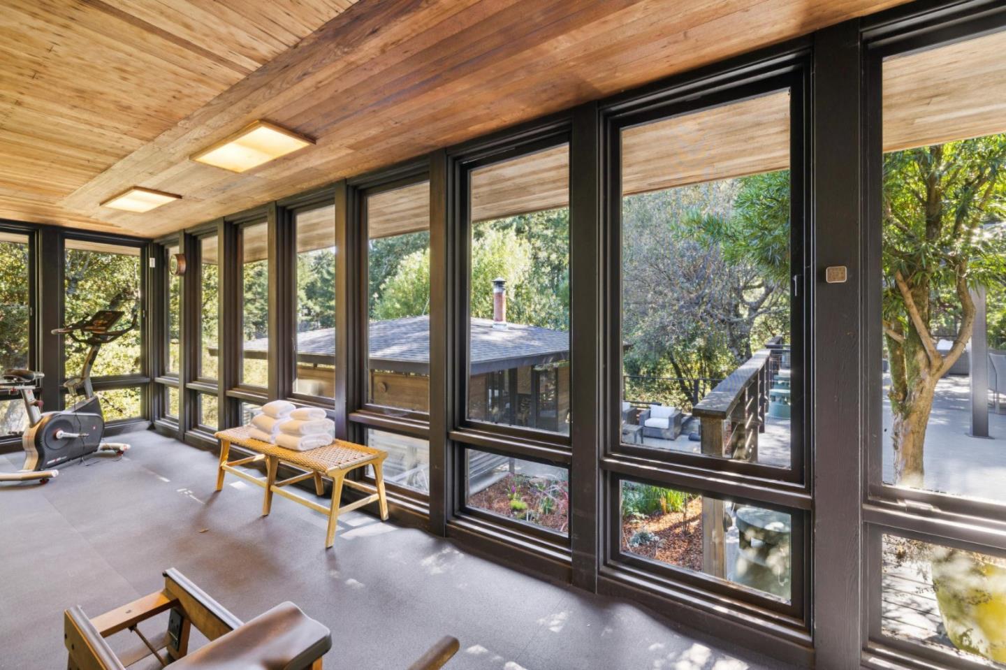 Detail Gallery Image 20 of 48 For 80 Skywood Way, Woodside,  CA 94062 - 4 Beds | 2/1 Baths