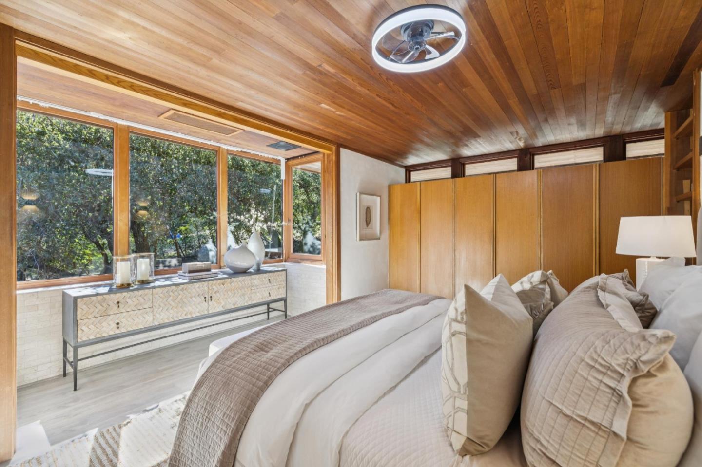 Detail Gallery Image 21 of 48 For 80 Skywood Way, Woodside,  CA 94062 - 4 Beds | 2/1 Baths