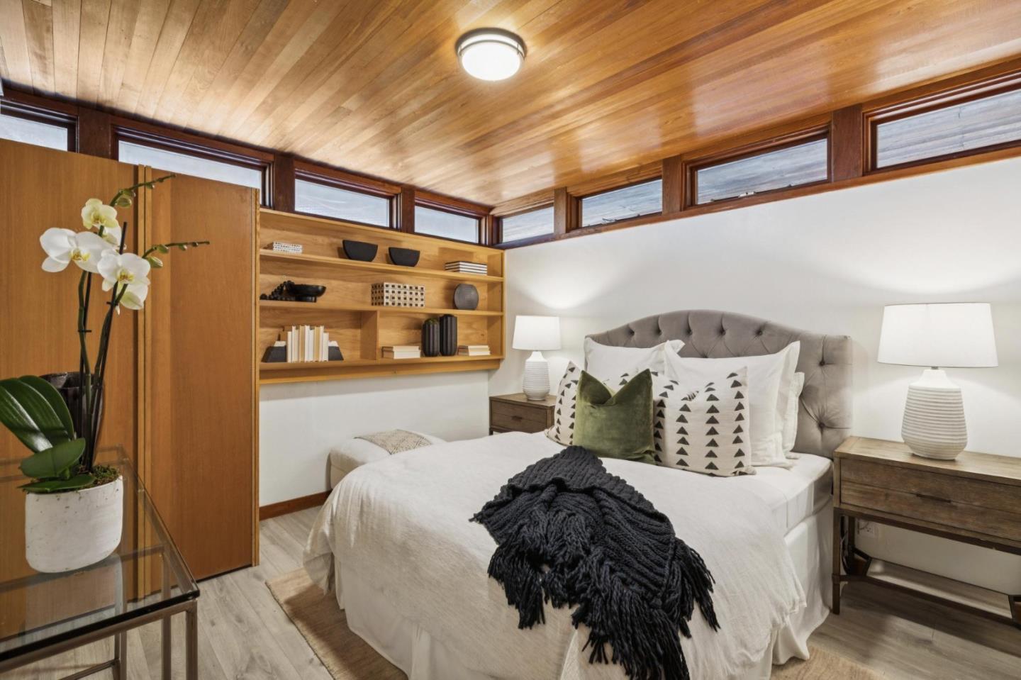 Detail Gallery Image 24 of 48 For 80 Skywood Way, Woodside,  CA 94062 - 4 Beds | 2/1 Baths