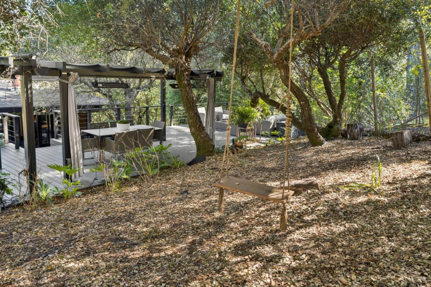 Detail Gallery Image 31 of 48 For 80 Skywood Way, Woodside,  CA 94062 - 4 Beds | 2/1 Baths