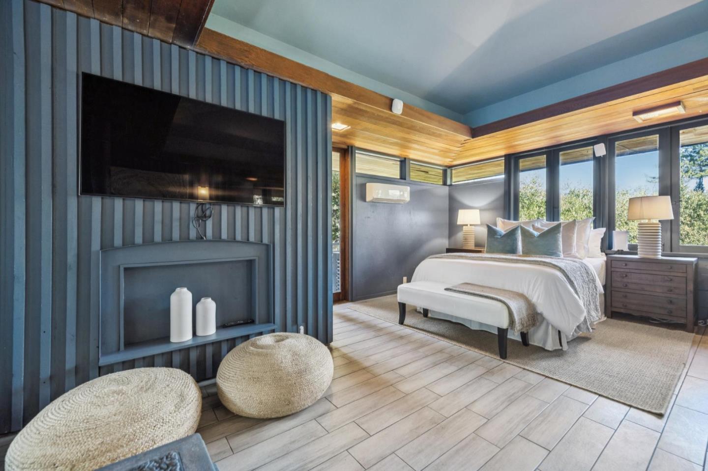 Detail Gallery Image 35 of 48 For 80 Skywood Way, Woodside,  CA 94062 - 4 Beds | 2/1 Baths