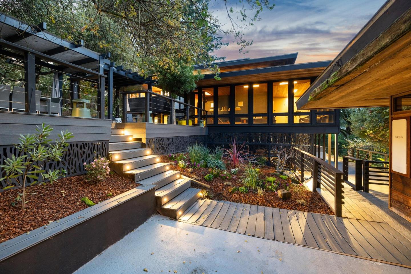 Detail Gallery Image 40 of 48 For 80 Skywood Way, Woodside,  CA 94062 - 4 Beds | 2/1 Baths