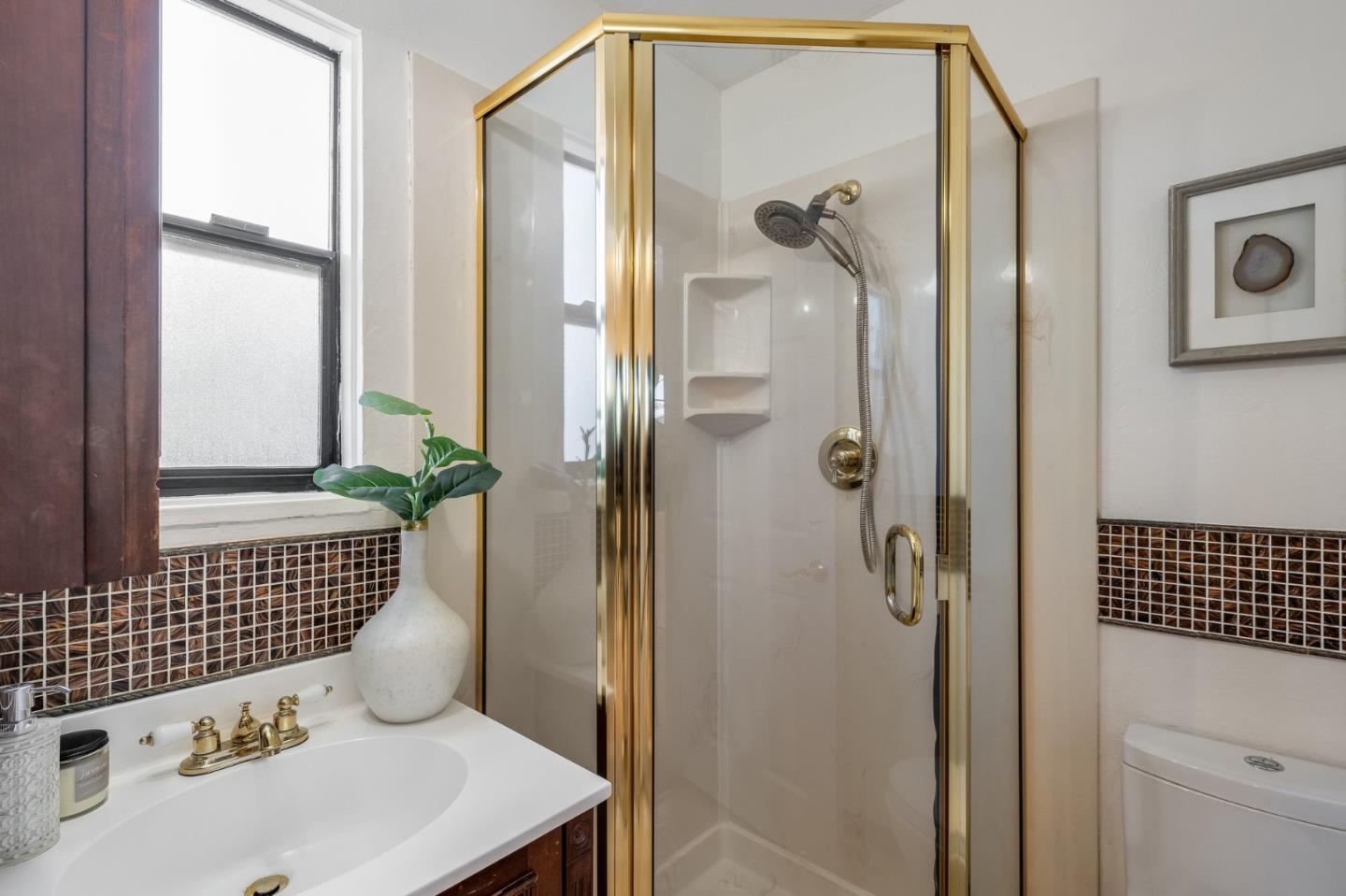 Detail Gallery Image 21 of 47 For 3900 Chilton Ln, San Bruno,  CA 94066 - 3 Beds | 3 Baths