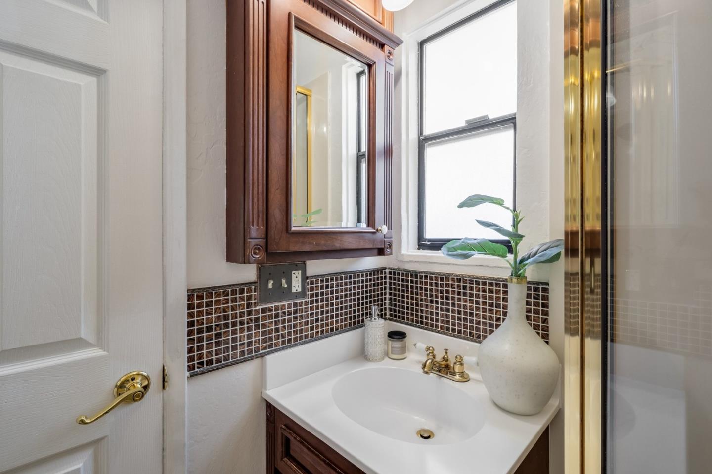 Detail Gallery Image 22 of 47 For 3900 Chilton Ln, San Bruno,  CA 94066 - 3 Beds | 3 Baths