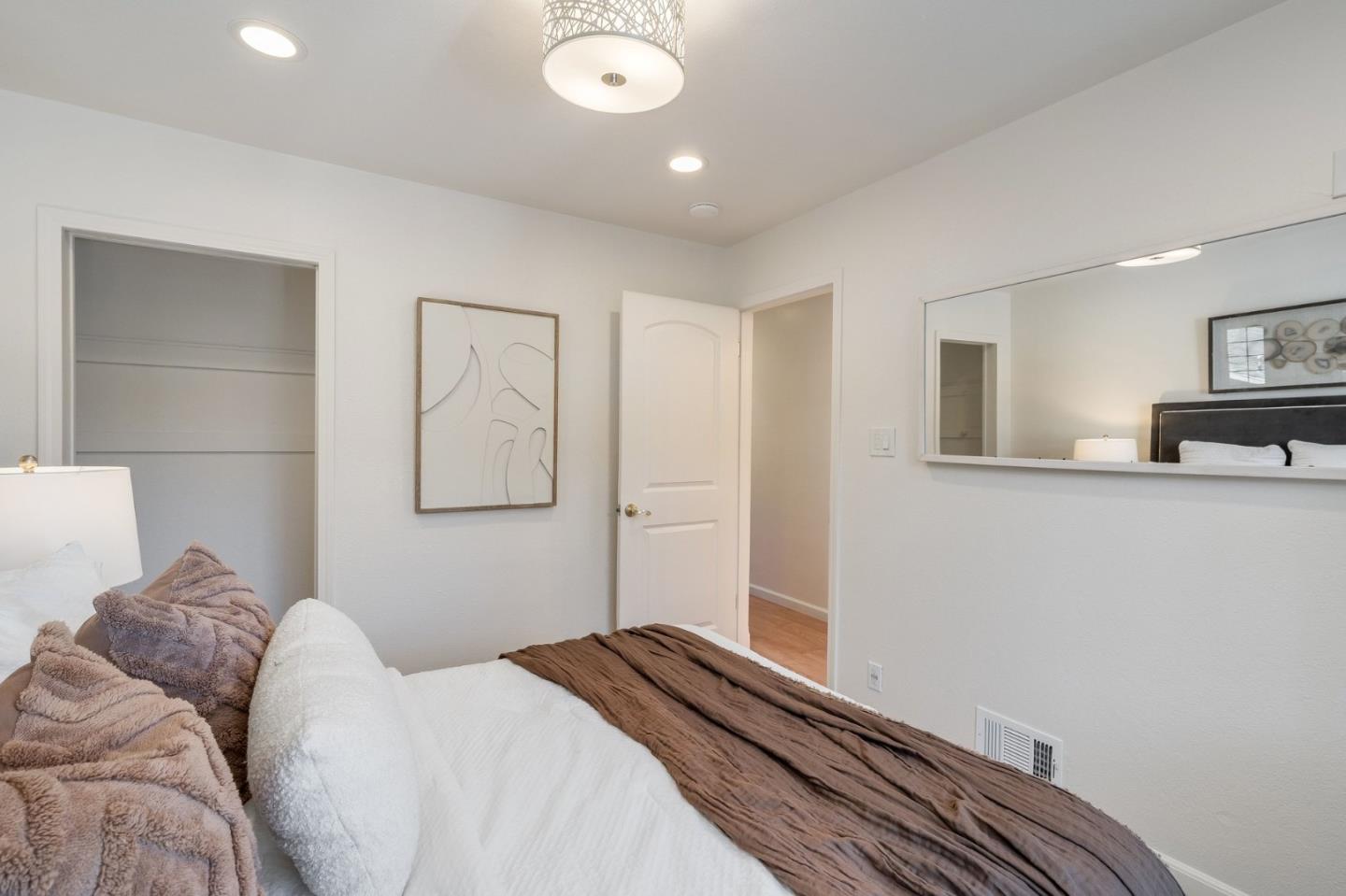 Detail Gallery Image 24 of 47 For 3900 Chilton Ln, San Bruno,  CA 94066 - 3 Beds | 3 Baths