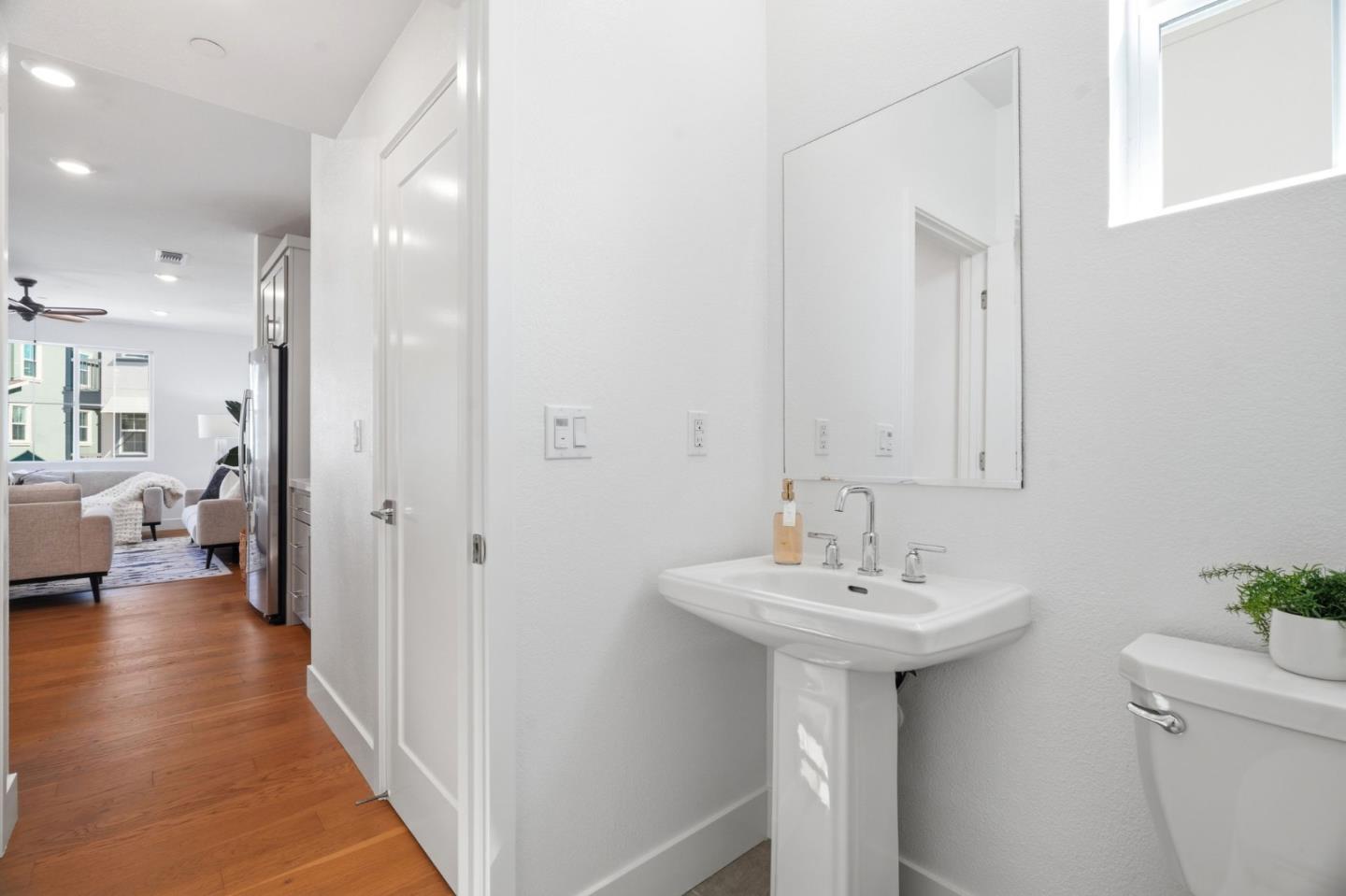 Detail Gallery Image 12 of 55 For 37380 Watersail Way, Newark,  CA 94560 - 4 Beds | 4/1 Baths