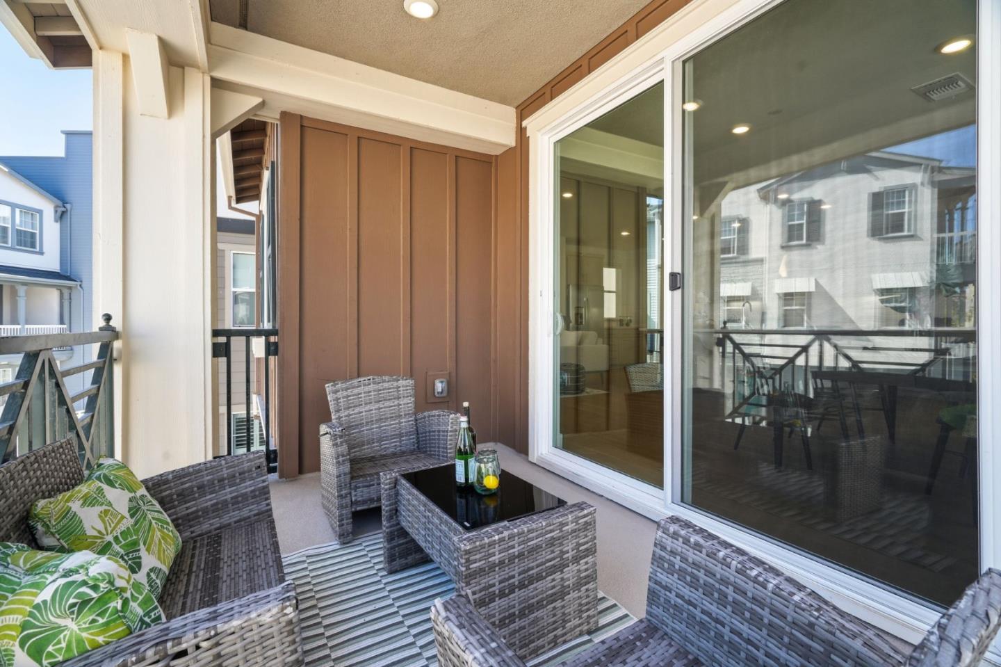 Detail Gallery Image 13 of 55 For 37380 Watersail Way, Newark,  CA 94560 - 4 Beds | 4/1 Baths