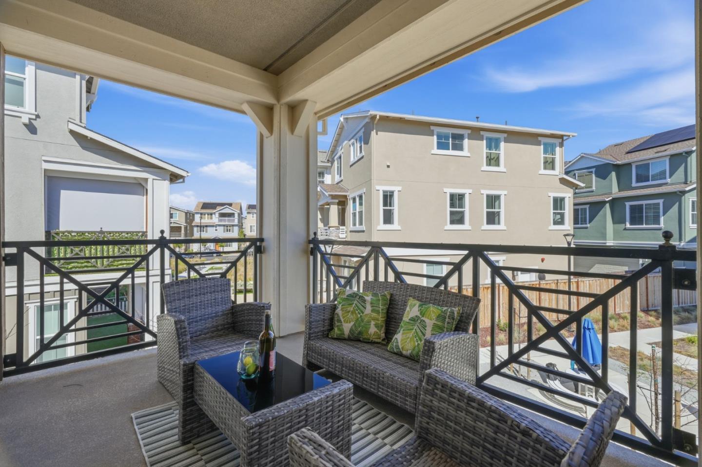 Detail Gallery Image 14 of 55 For 37380 Watersail Way, Newark,  CA 94560 - 4 Beds | 4/1 Baths