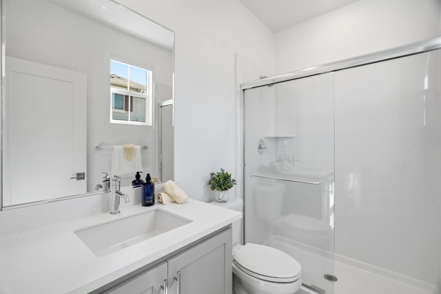 Detail Gallery Image 16 of 55 For 37380 Watersail Way, Newark,  CA 94560 - 4 Beds | 4/1 Baths