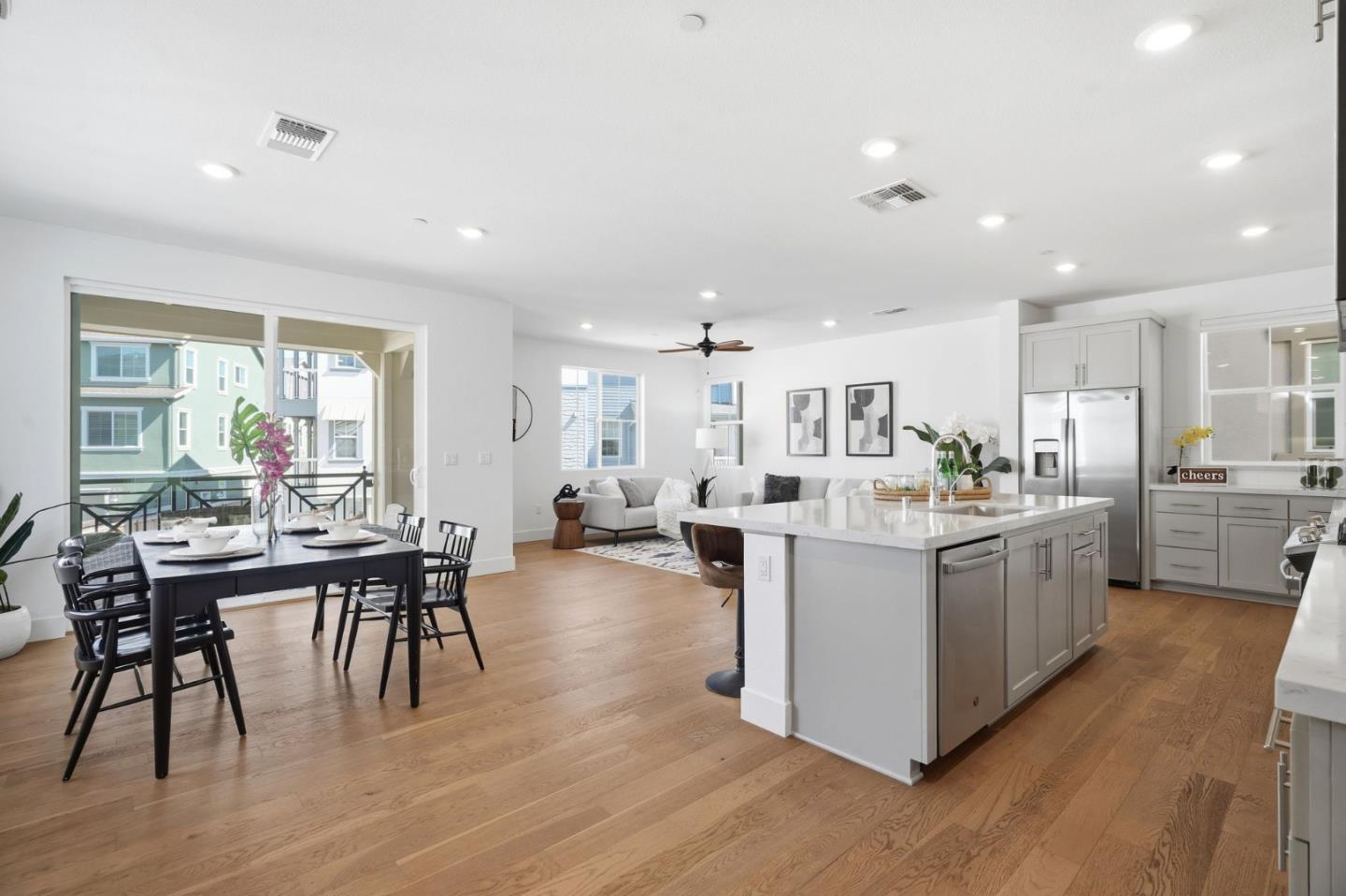 Detail Gallery Image 3 of 55 For 37380 Watersail Way, Newark,  CA 94560 - 4 Beds | 4/1 Baths