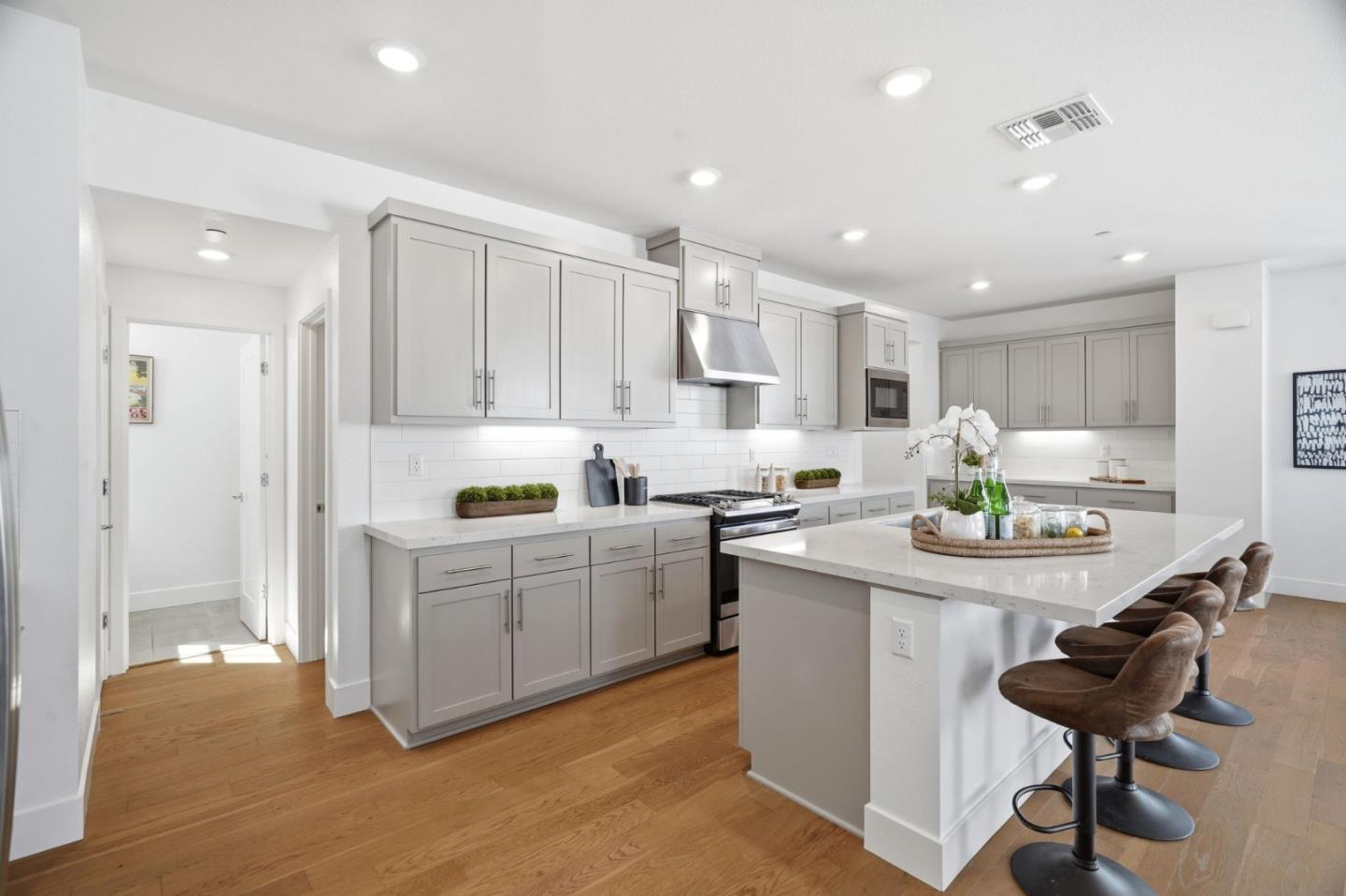 Detail Gallery Image 6 of 55 For 37380 Watersail Way, Newark,  CA 94560 - 4 Beds | 4/1 Baths