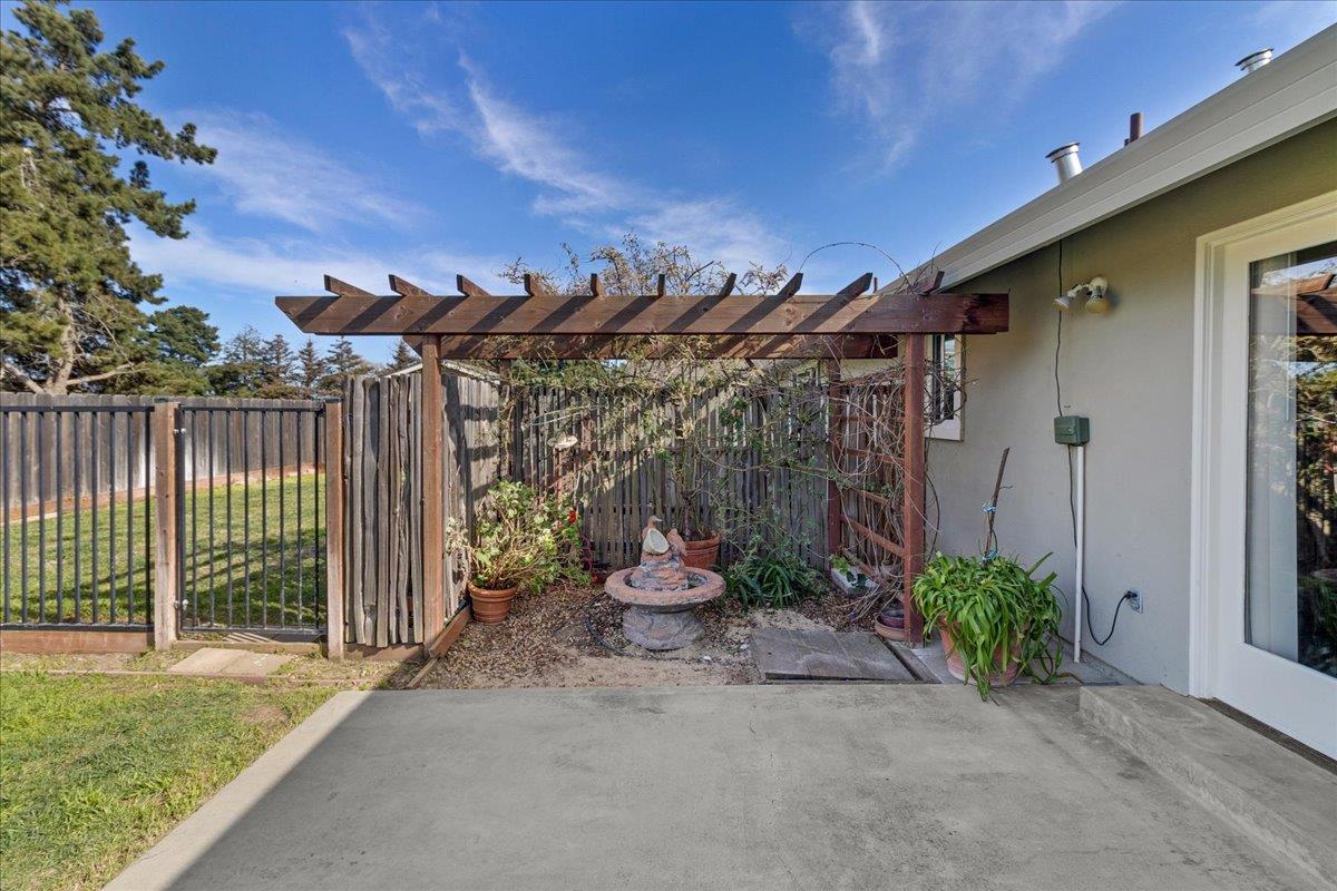 Detail Gallery Image 31 of 40 For 18595 Ranchito Del Rio Dr, Salinas,  CA 93908 - 3 Beds | 2 Baths