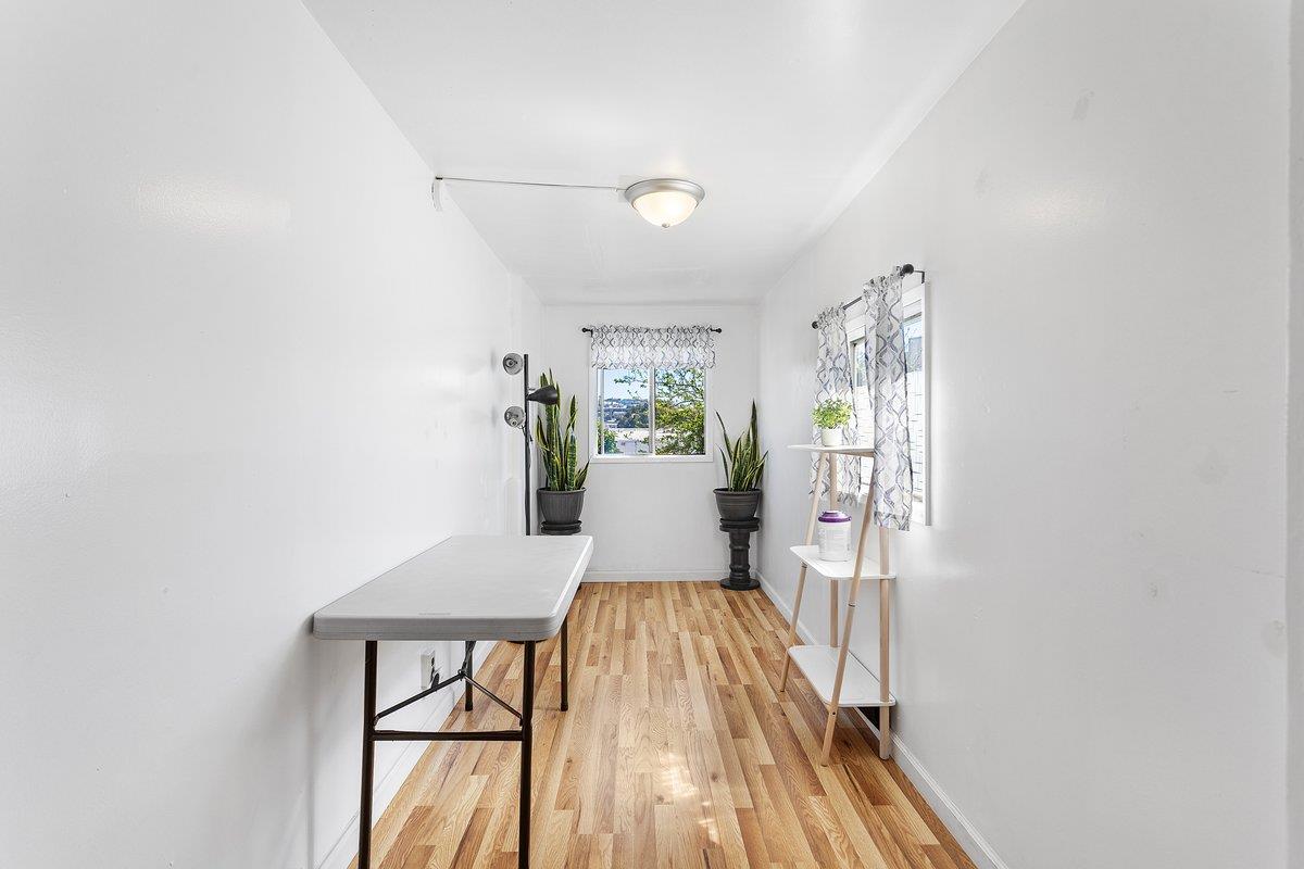 Detail Gallery Image 11 of 24 For 1000 Crescent Ave, San Francisco,  CA 94110 - 3 Beds | 2 Baths