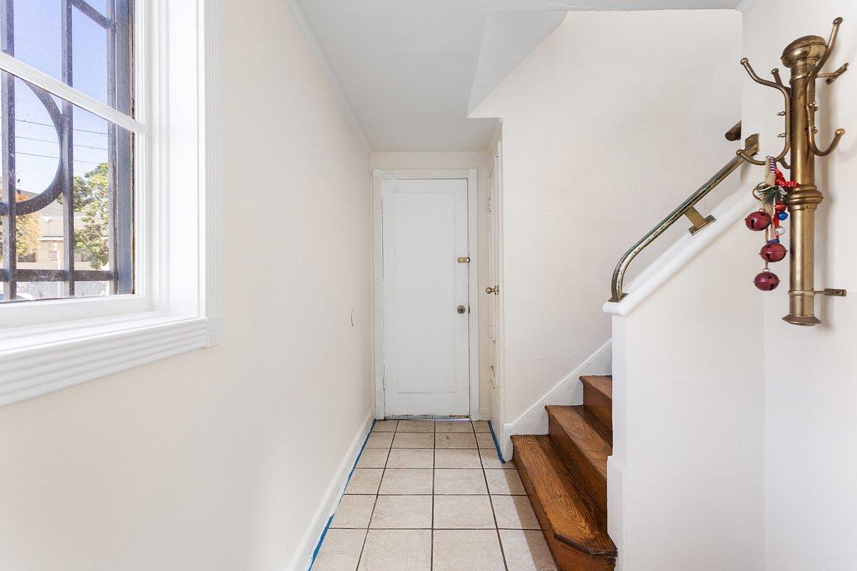 Detail Gallery Image 14 of 24 For 1000 Crescent Ave, San Francisco,  CA 94110 - 3 Beds | 2 Baths