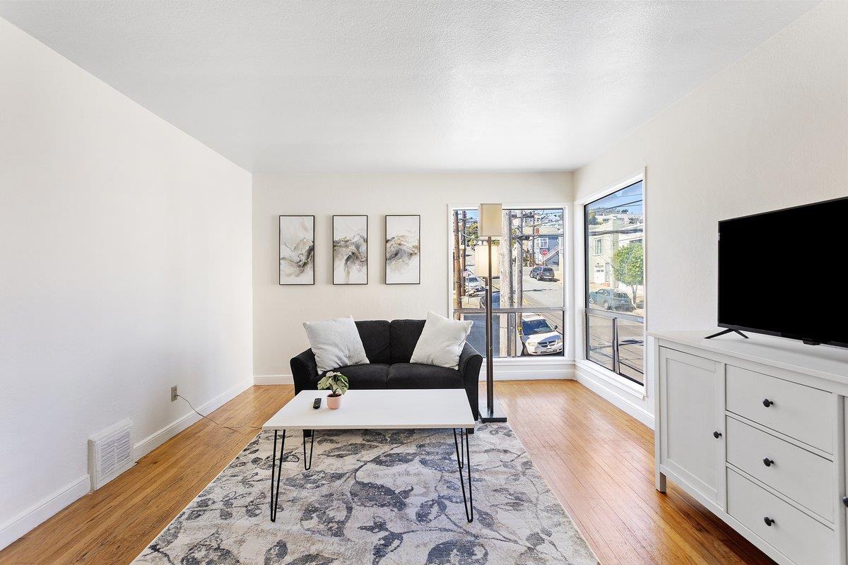 Detail Gallery Image 2 of 24 For 1000 Crescent Ave, San Francisco,  CA 94110 - 3 Beds | 2 Baths