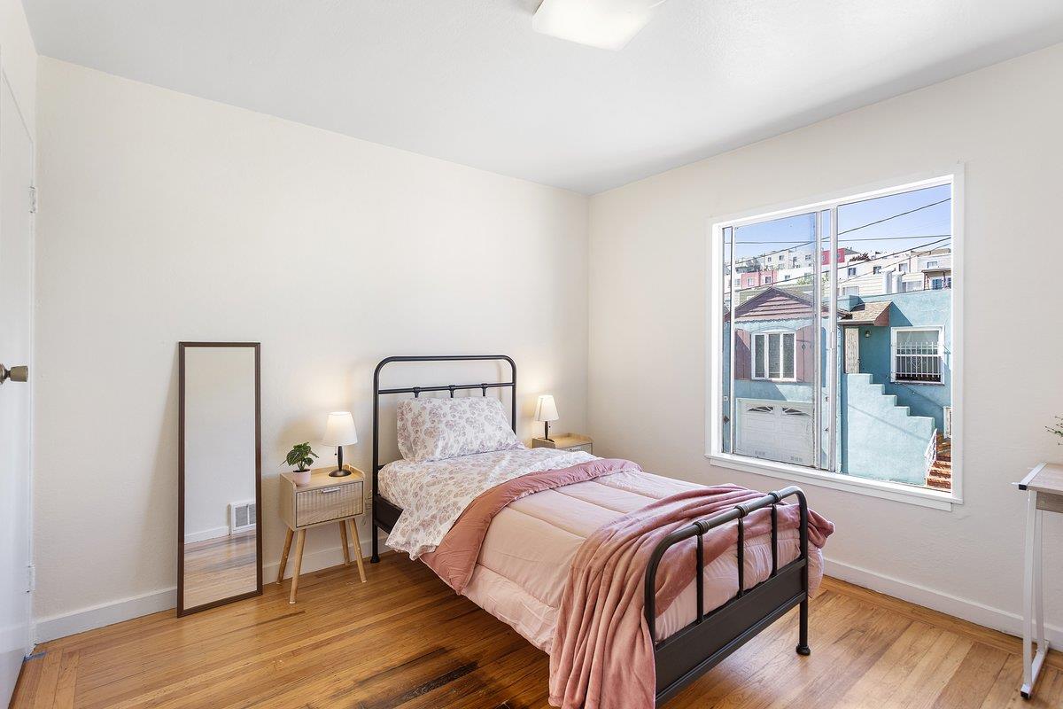 Detail Gallery Image 7 of 24 For 1000 Crescent Ave, San Francisco,  CA 94110 - 3 Beds | 2 Baths